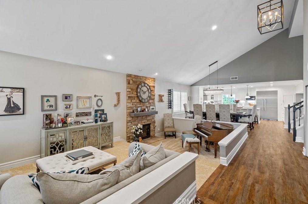 24074 Briardale Way, Santa Clarita, CA 91321-3946