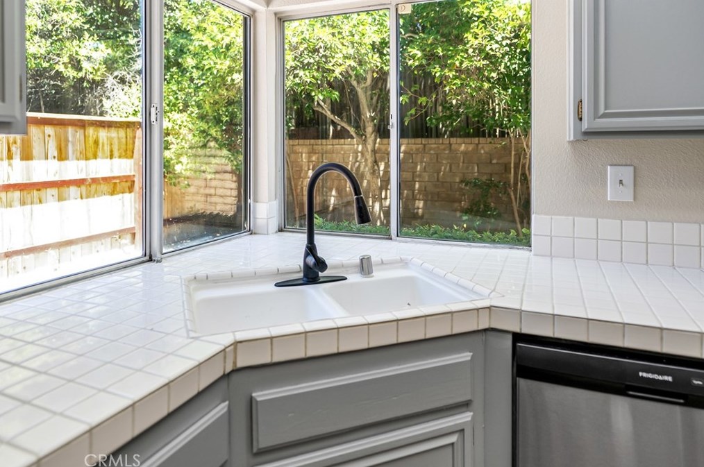 45226 Pickford Ave, Lancaster CA  93534-1376 exterior