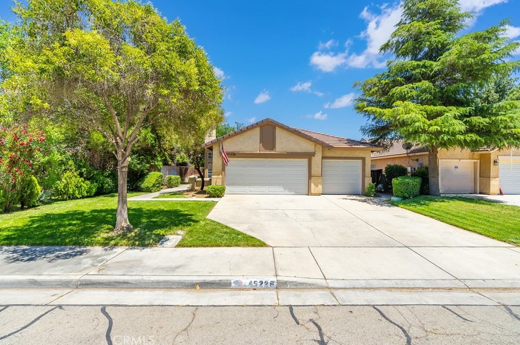 45226 Pickford Ave, Lancaster, CA 93534-1382