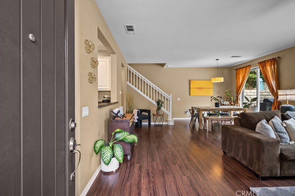 28360 Mirabelle Ln, Santa Clarita, CA 91350-3237