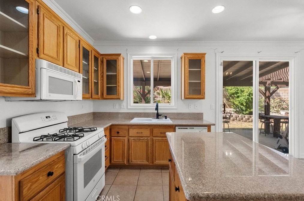 1637 Avenue, Lancaster, CA