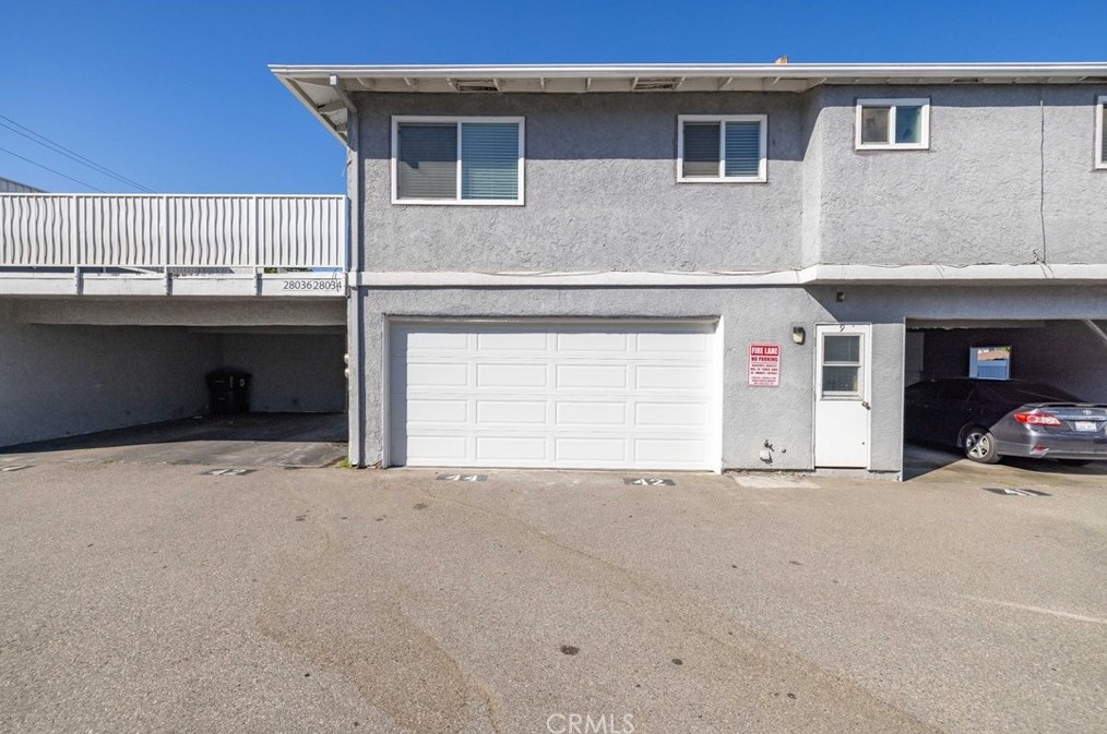 28034 Robin Ave, Santa Clarita CA  91350-2039 exterior