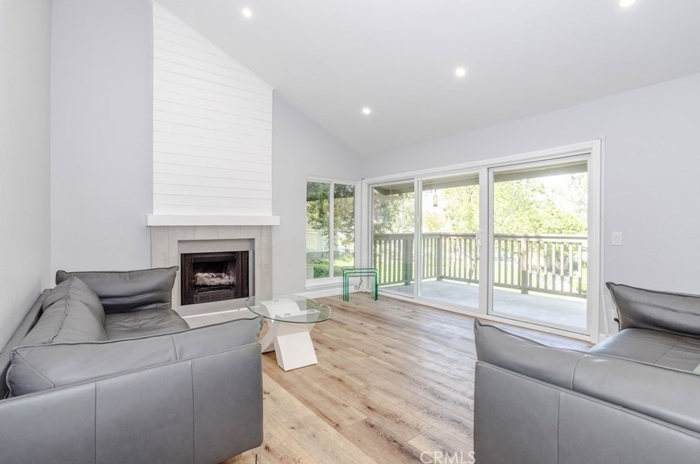 75 Mimosa Ct, Calabasas, CA 91377-1029