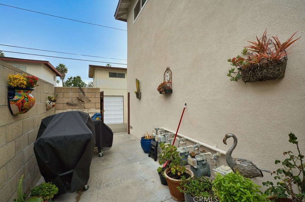 135 Ridgeway St, Anaheim CA  92804-1936 exterior