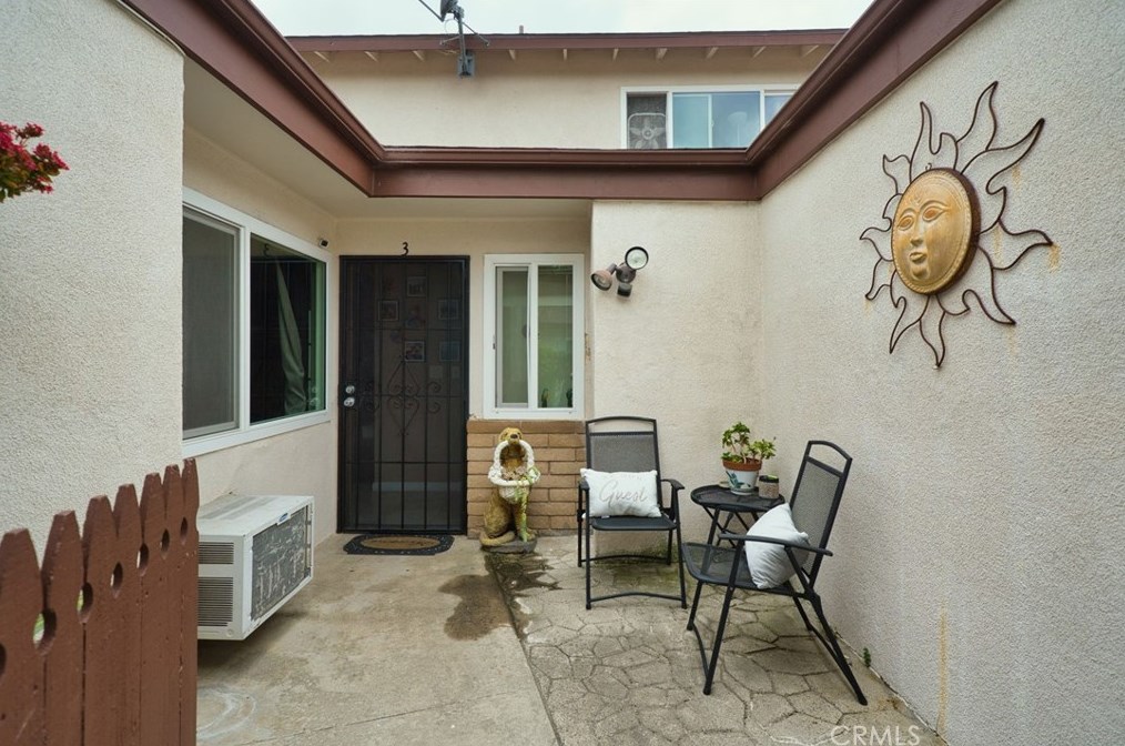 135 Ridgeway St, Anaheim CA  92804-1936 exterior