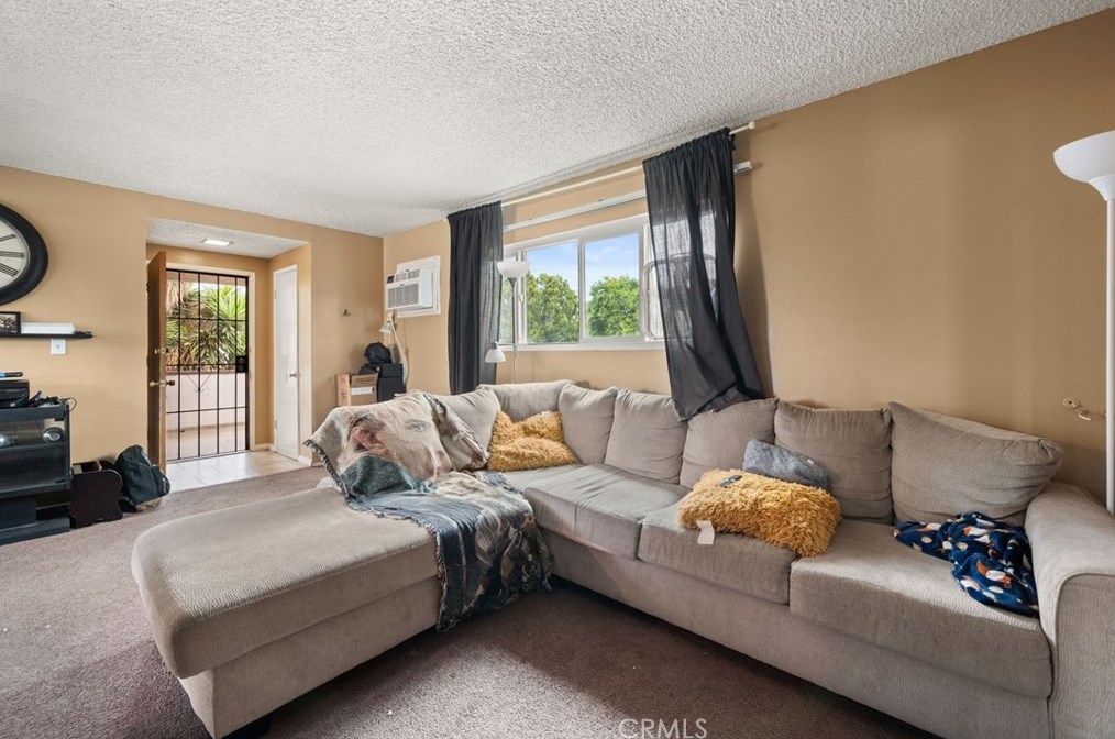 135 Ridgeway St, Anaheim CA  92804-1936 exterior