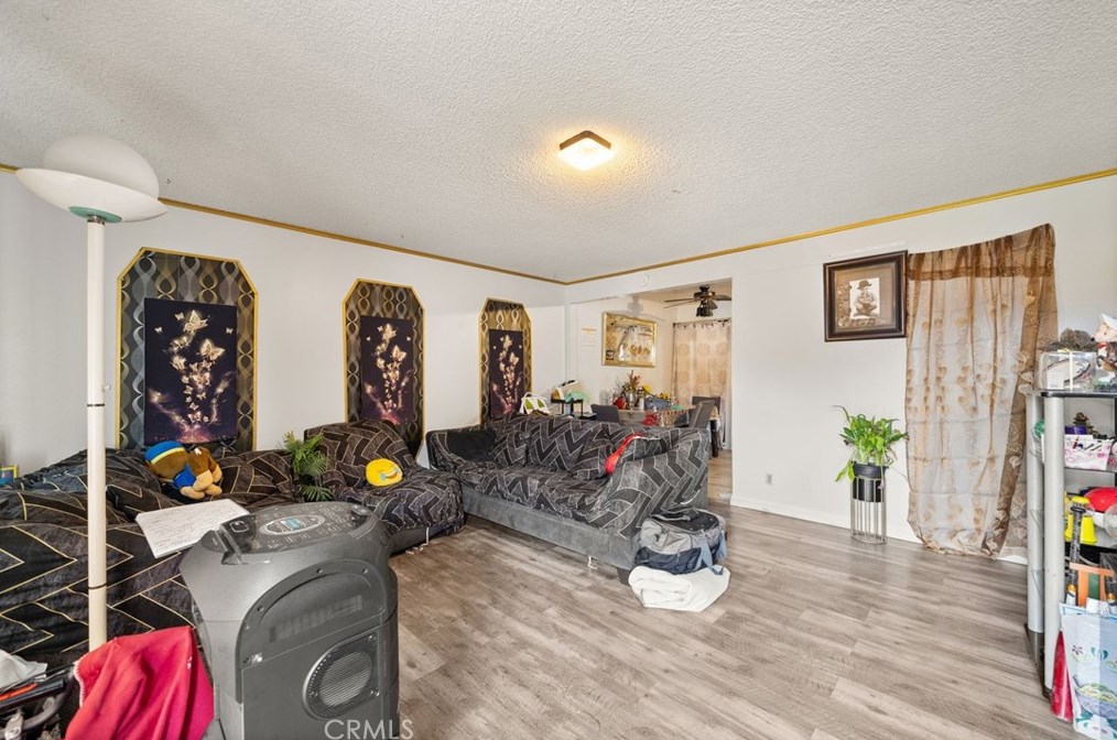 135 Ridgeway St, Anaheim CA  92804-1936 exterior