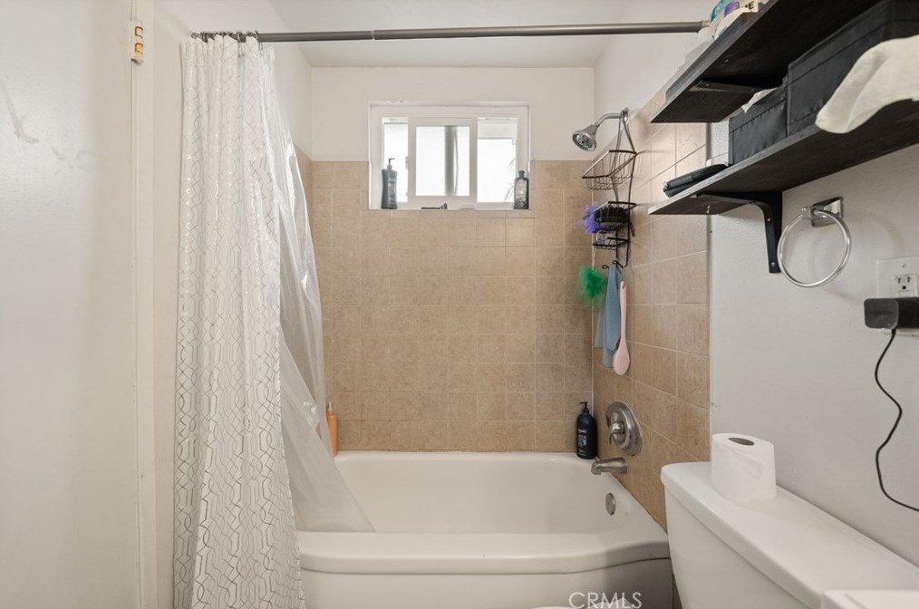 135 Ridgeway St, Anaheim CA  92804-1936 exterior