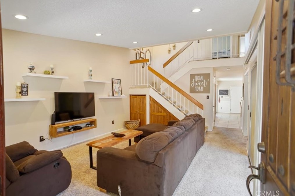 22560 Jeffrey Mark Ct, Chatsworth, CA 91311-7445