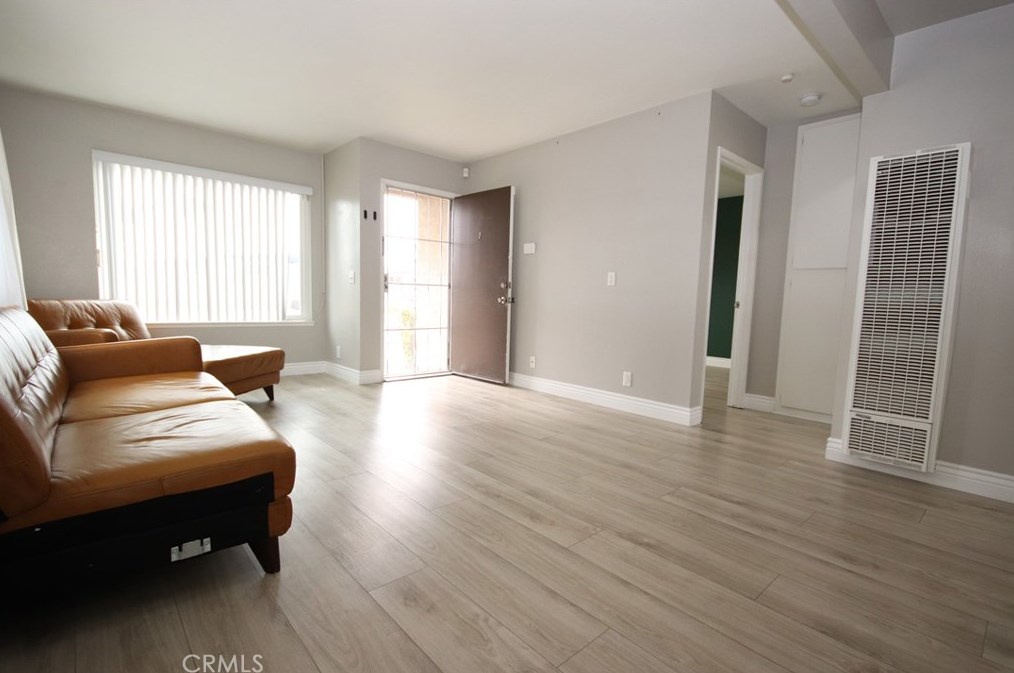 1944 Alexander St, Oxnard CA 93033-4011 exterior