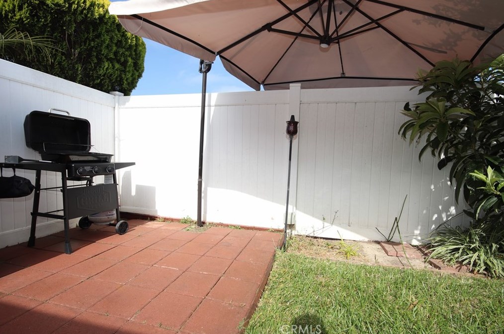 1944 Alexander St, Oxnard CA 93033-4011 exterior