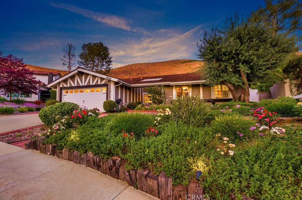 6668 Buttonwood Ave, Calabasas, CA 91377-1327