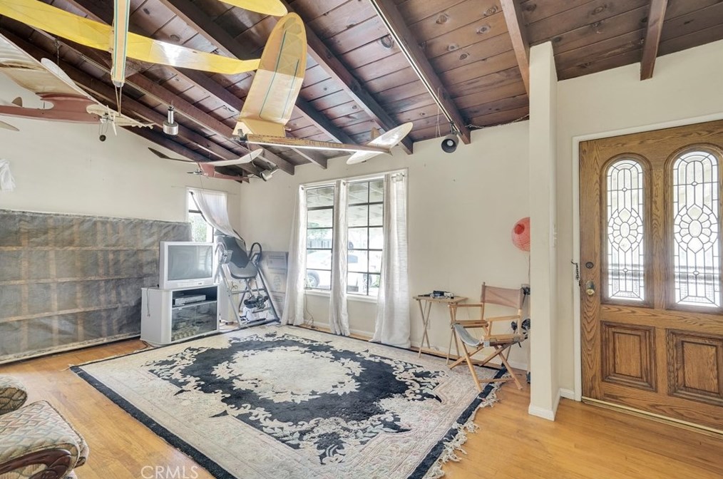 6207 Cleon Ave, North Hollywood CA  91606-2102 exterior