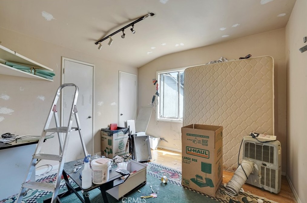 6207 Cleon Ave, North Hollywood CA  91606-2102 exterior
