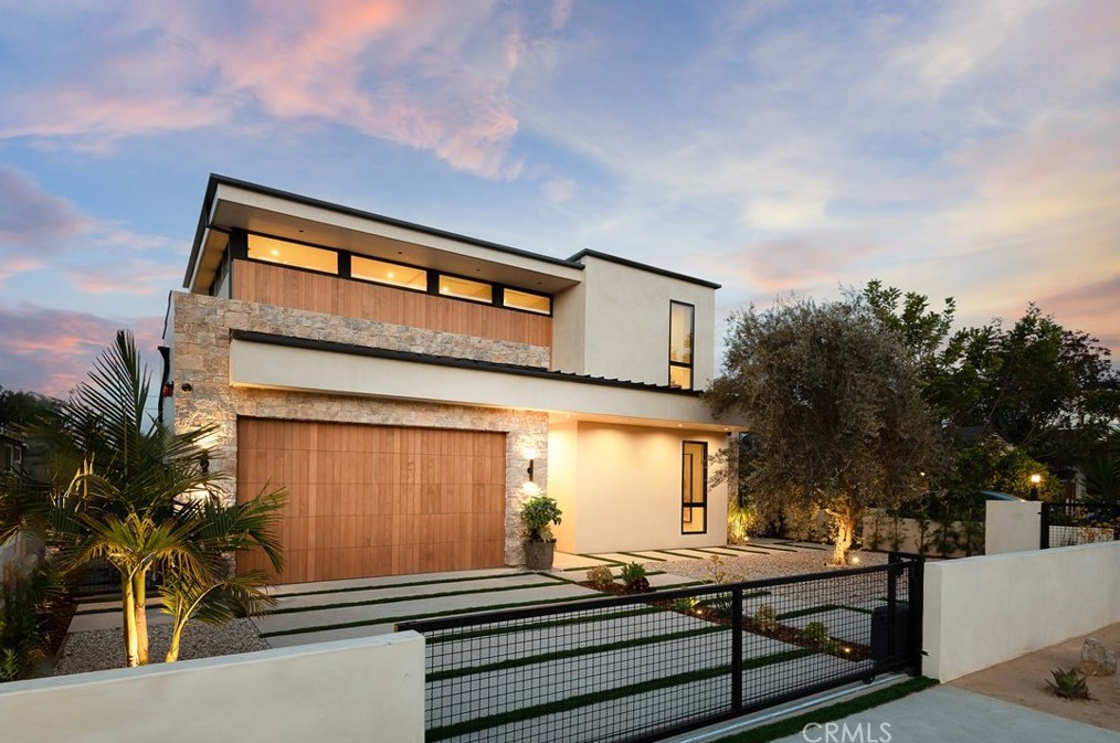 4634 Burnet Ave, Van Nuys, CA 91403-2410