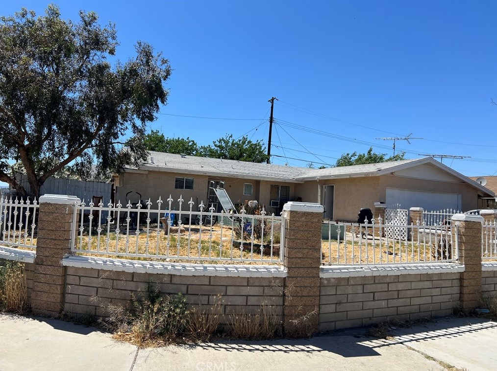 45303 Andale Ave, Lancaster, CA 93535