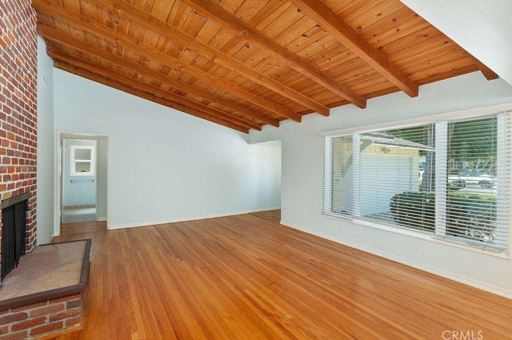 13410 Weddington St, Van Nuys, CA 91401