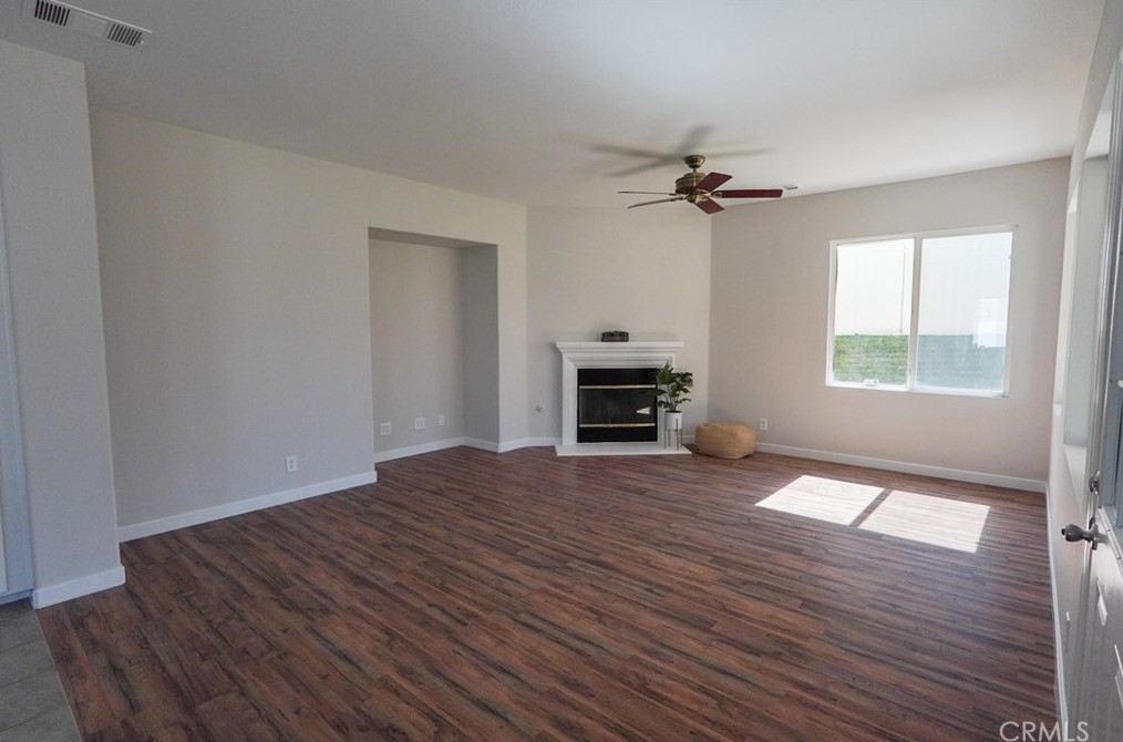 42333 Ridge View Dr, Lancaster CA 93536-7382 exterior