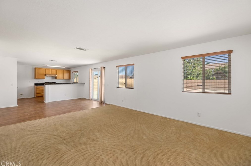 3213 James Ct, Lancaster CA  93535-6276 exterior