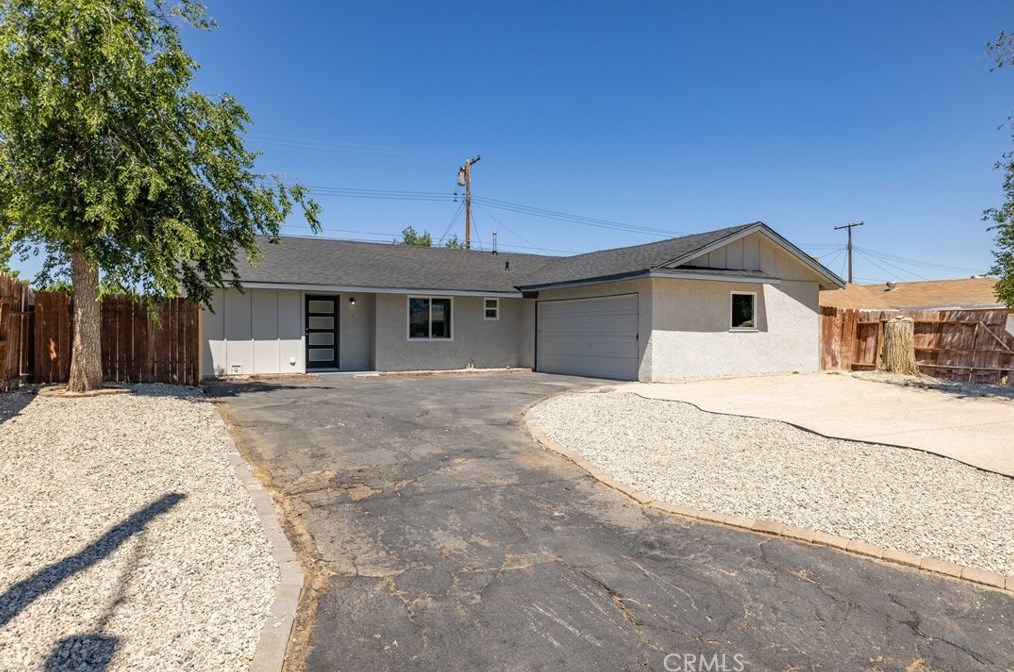 45517 Sancroft Ave, Lancaster, CA 93535-2003