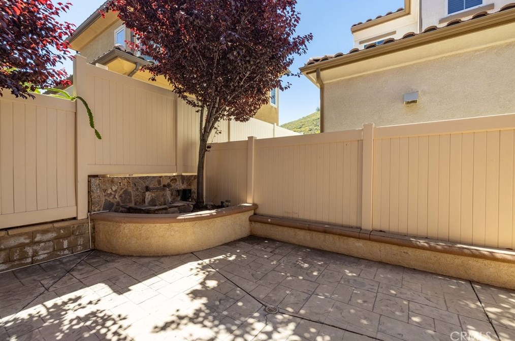 26010 Zaddison Ct, Santa Clarita CA  91350-8534 exterior