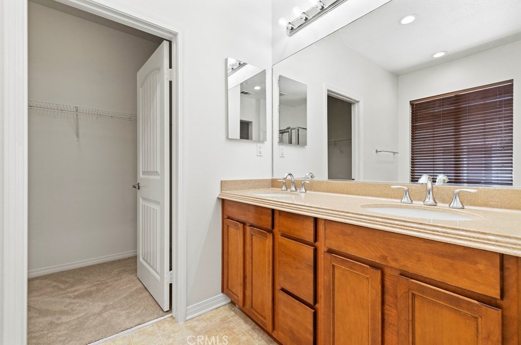 26010 Zaddison Ct, Santa Clarita CA  91350-8534 exterior