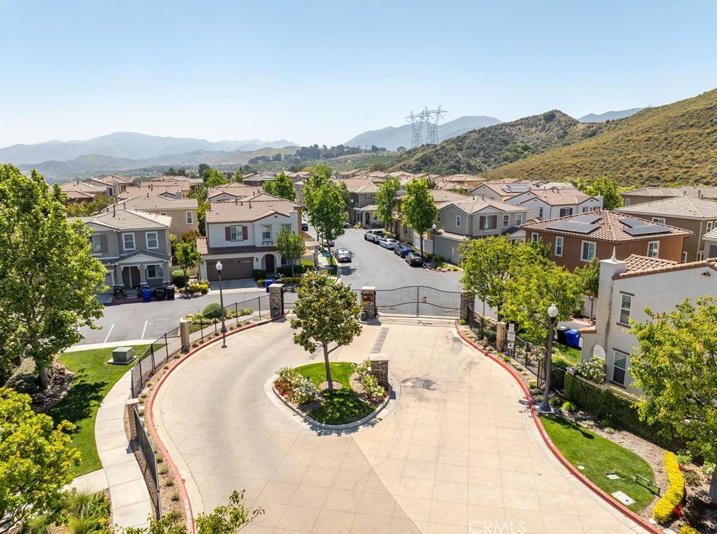 26010 Zaddison Ct, Santa Clarita CA  91350-8534 exterior