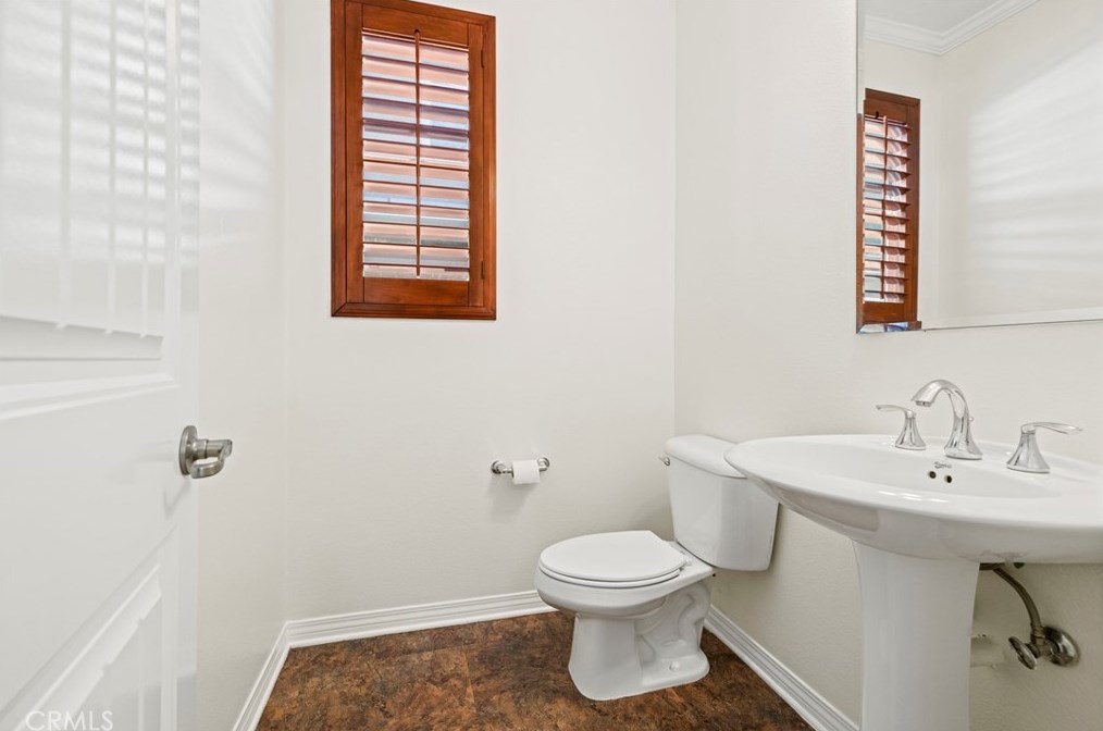 26010 Zaddison Ct, Santa Clarita CA  91350-8534 exterior