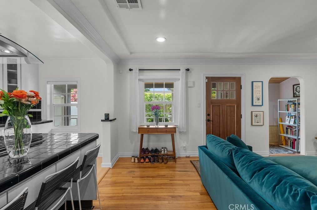 6557 Babcock Ave, North Hollywood, CA 91606