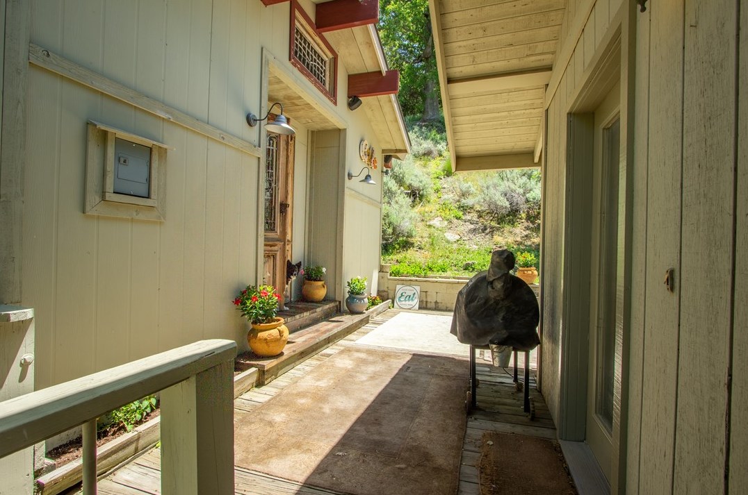 29901 Skyline Dr, Tehachapi, CA 93561