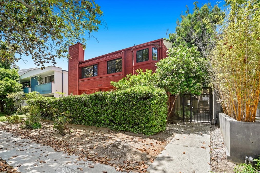 4247 Whitsett Ave #2, North Hollywood, CA 91604