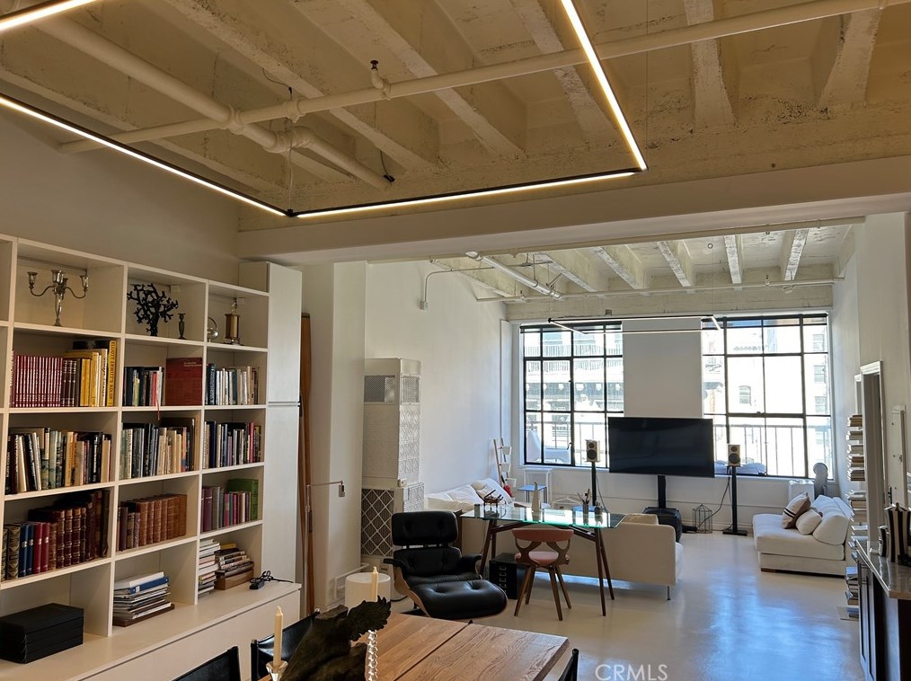 312 W 5th St #814, Los Angeles, CA 90013