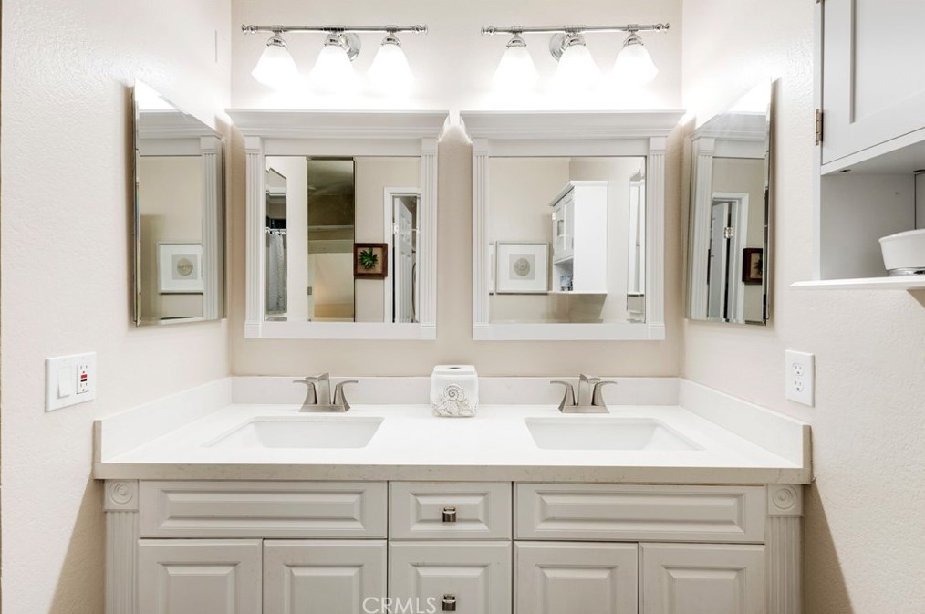 1 Rainbow Rdg Rd, Pomona CA  91766-4910 exterior