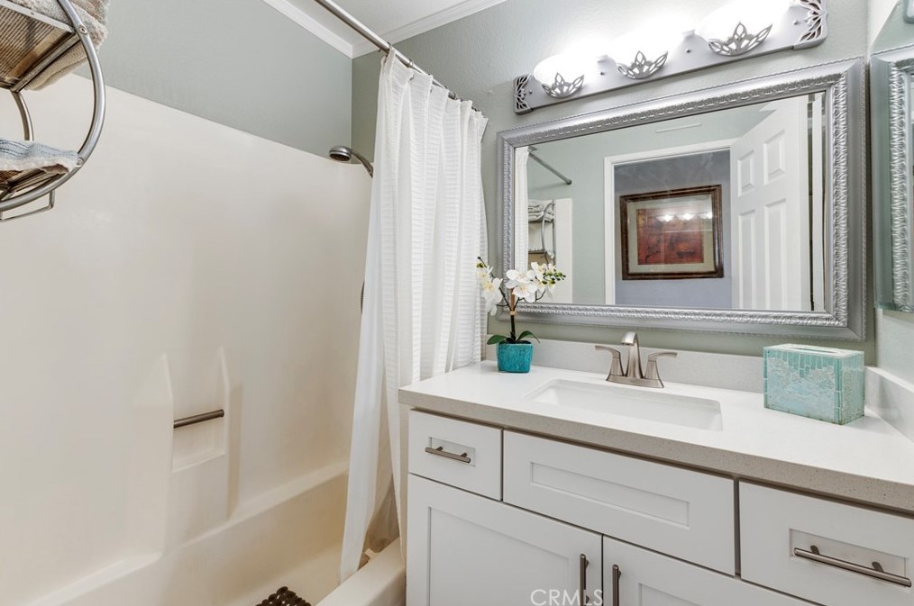 1 Rainbow Rdg Rd, Pomona CA  91766-4910 exterior