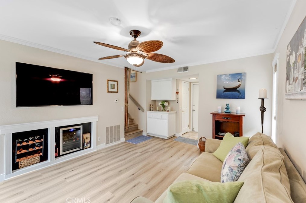 1 Rainbow Rdg Rd, Pomona CA  91766-4910 exterior