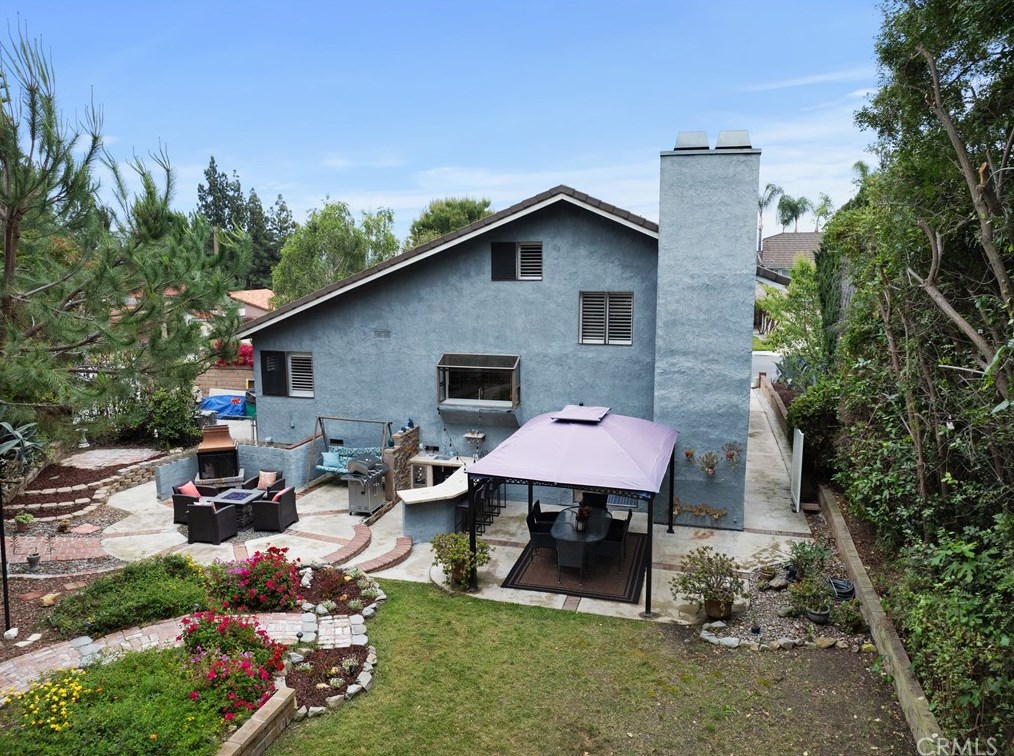 1 Rainbow Rdg Rd, Pomona CA  91766-4910 exterior