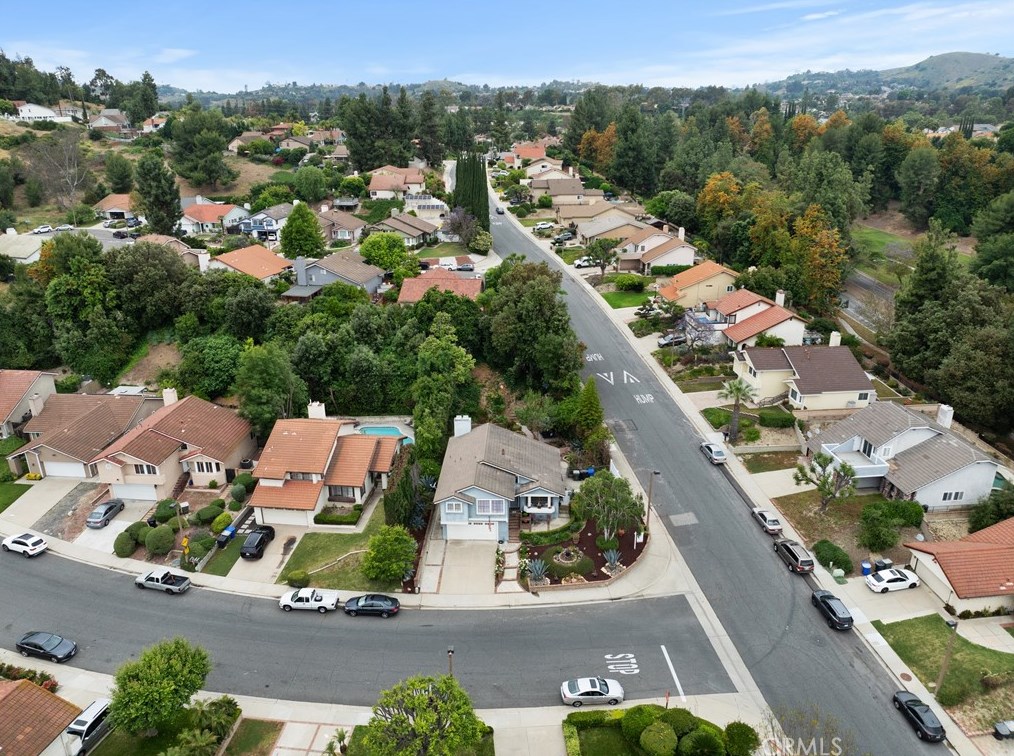 1 Rainbow Rdg Rd, Pomona CA  91766-4910 exterior