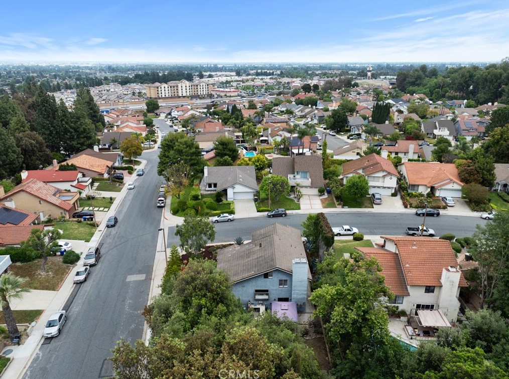 1 Rainbow Rdg Rd, Pomona CA  91766-4910 exterior