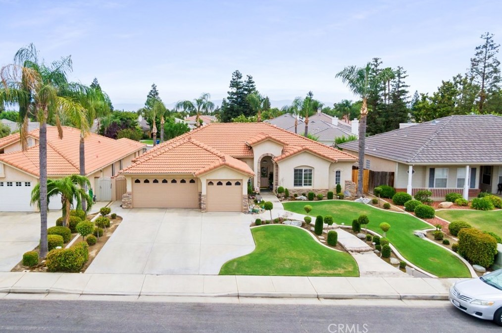 10213 Mersham Hill Dr, Bakersfield, CA 93311-4974