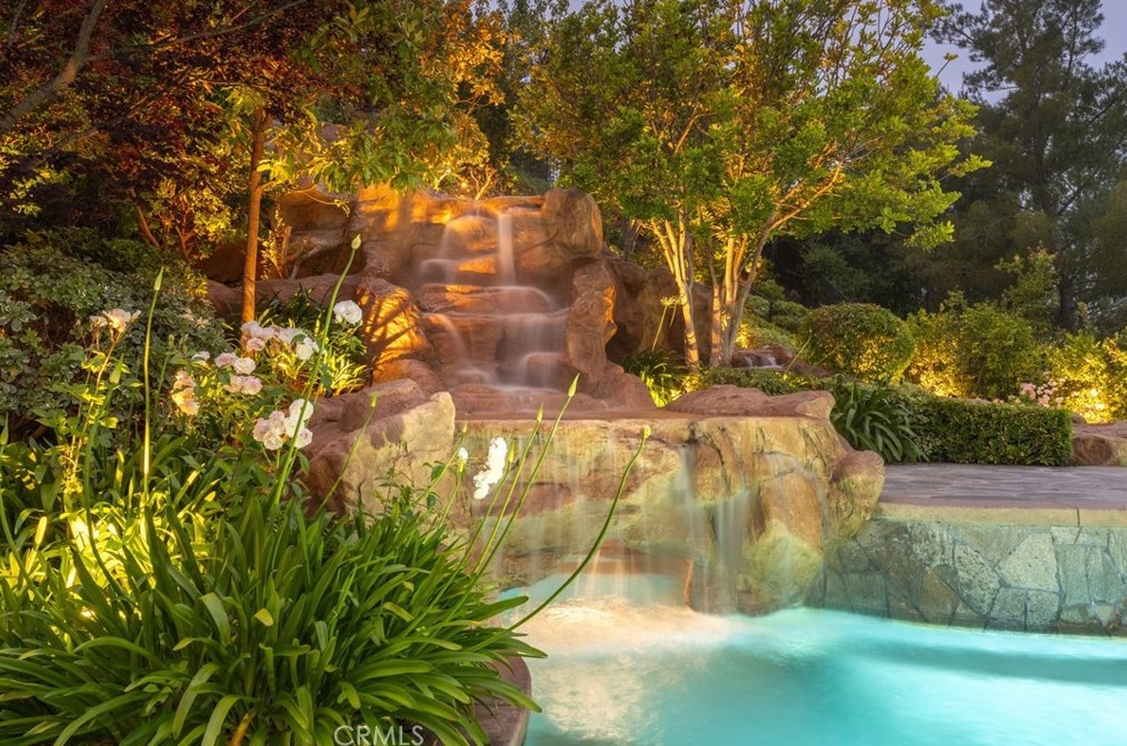 1314 Caitlyn Cir, Thousand Oaks CA 91361-5586 exterior