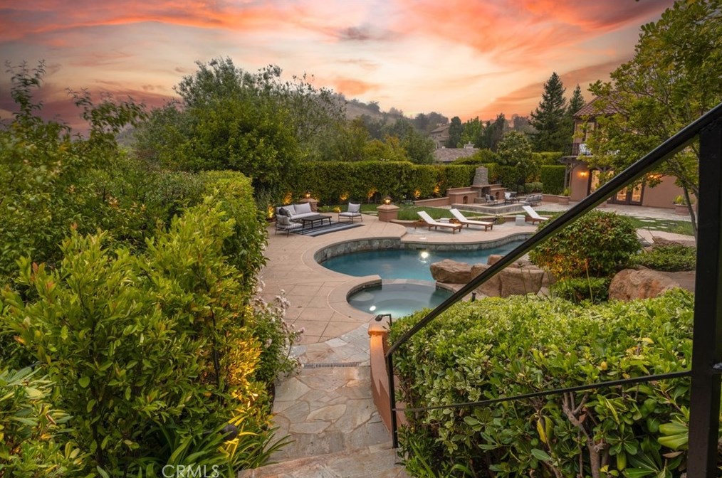 1314 Caitlyn Cir, Thousand Oaks CA 91361-5586 exterior