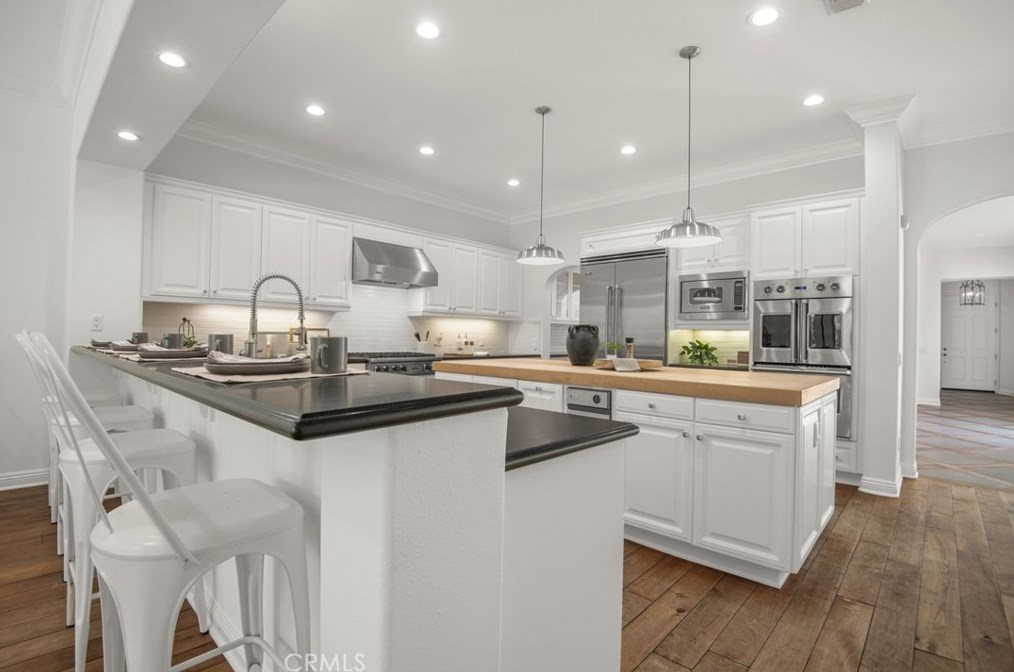 1314 Caitlyn Cir, Thousand Oaks CA 91361-5586 exterior