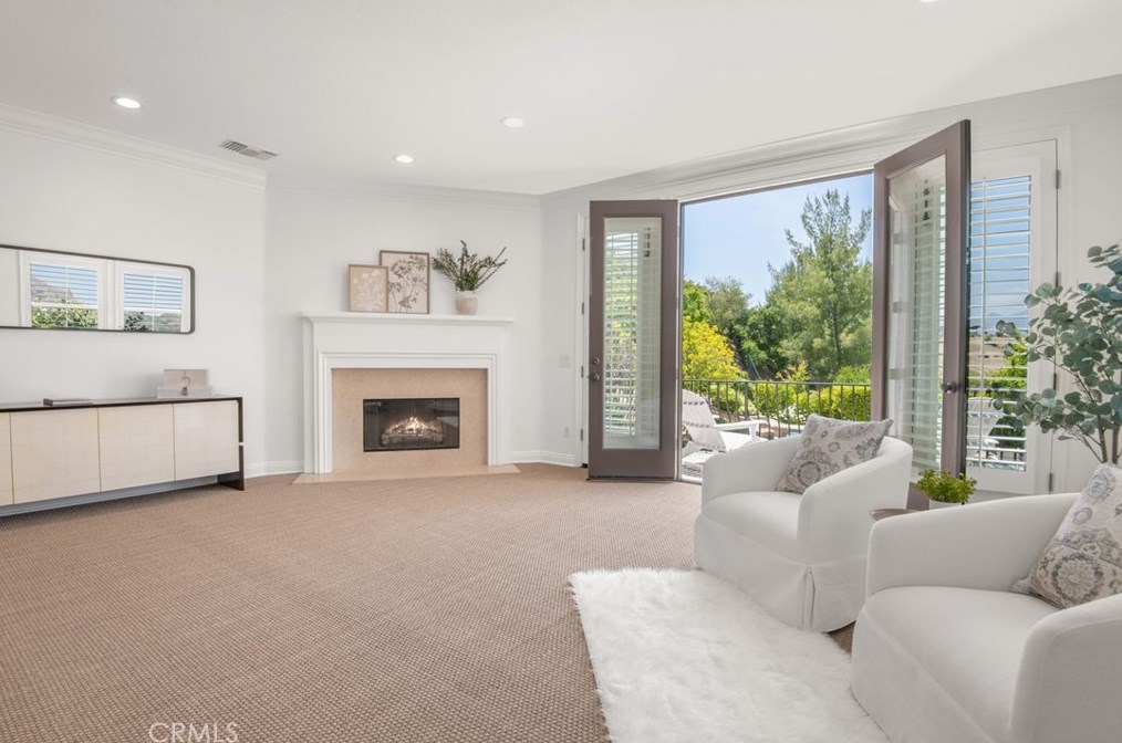 1314 Caitlyn Cir, Thousand Oaks CA 91361-5586 exterior