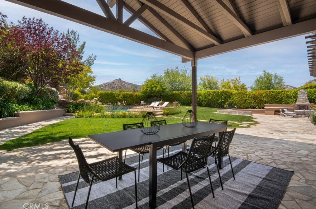 1314 Caitlyn Cir, Thousand Oaks CA 91361-5586 exterior