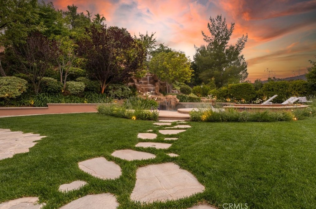 1314 Caitlyn Cir, Thousand Oaks CA 91361-5586 exterior