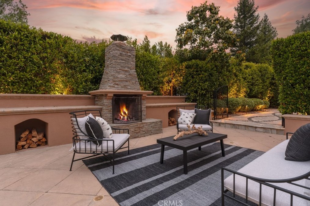 1314 Caitlyn Cir, Thousand Oaks CA 91361-5586 exterior