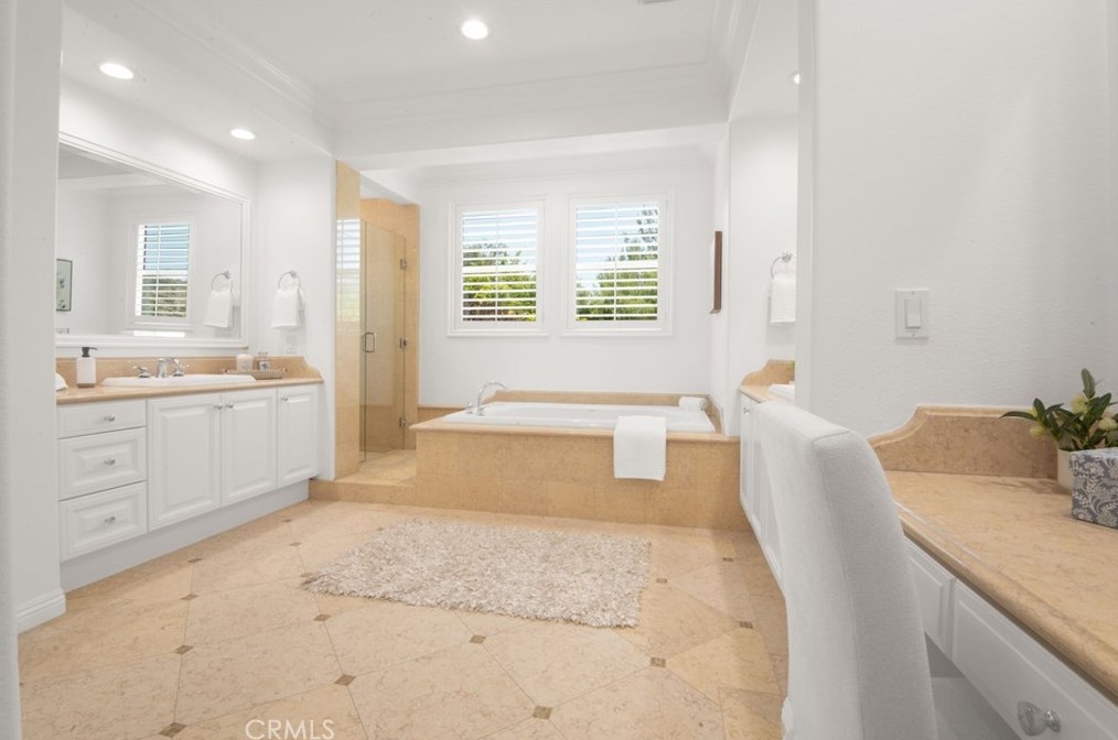 1314 Caitlyn Cir, Thousand Oaks CA 91361-5586 exterior