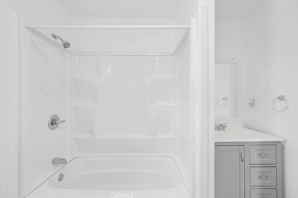 1732 Pacific Coast Hwy, Long Beach CA  90806-5830 exterior