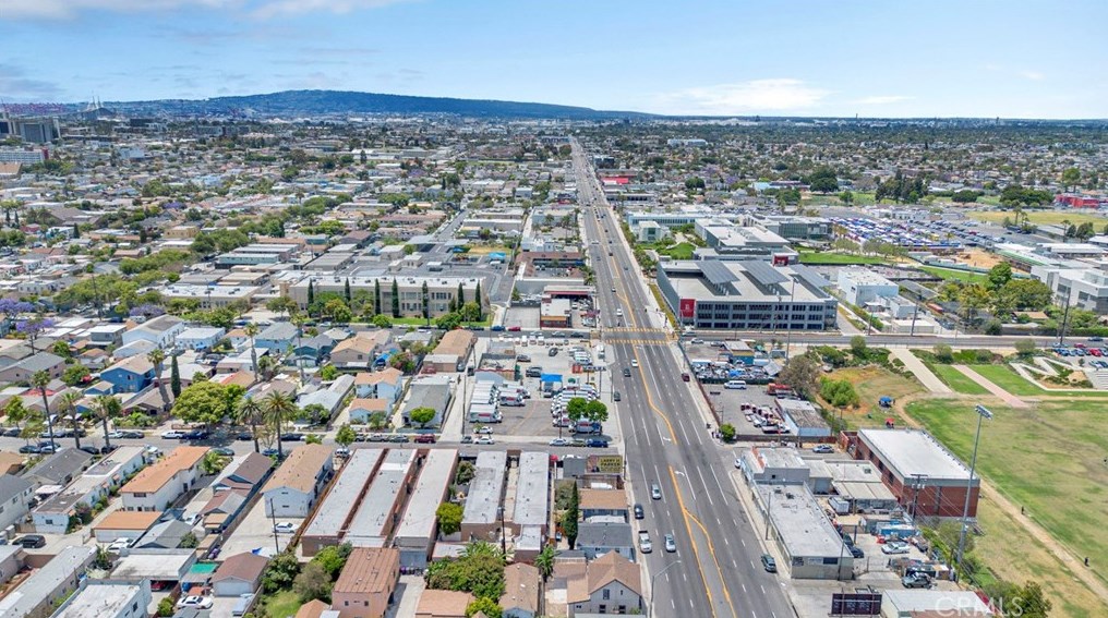 1732 Pacific Coast Hwy, Long Beach CA  90806-5830 exterior