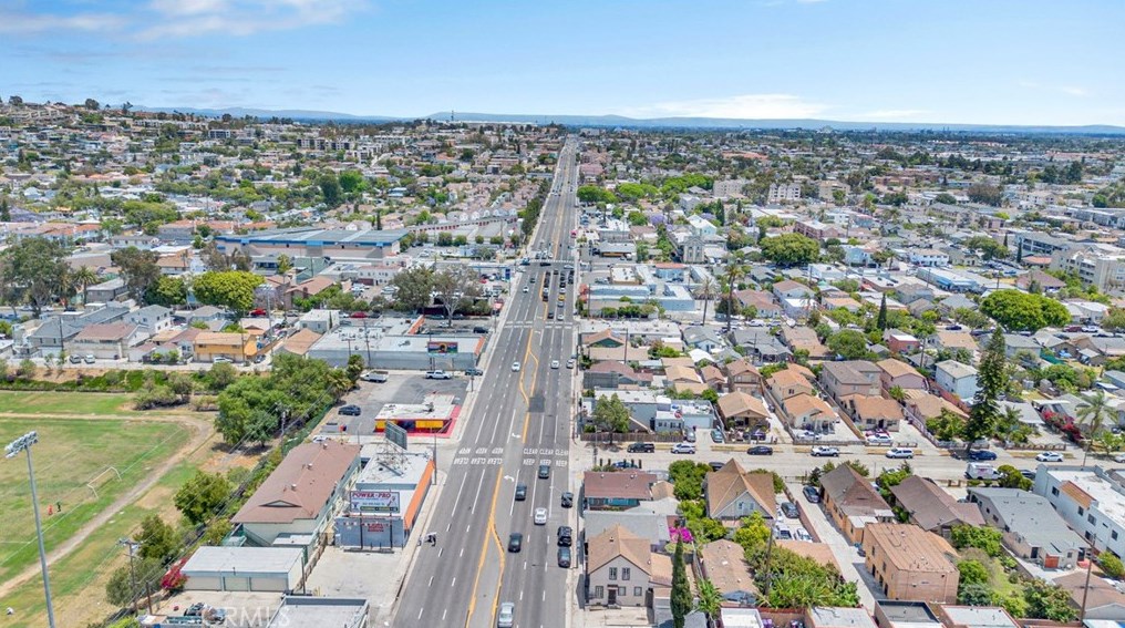 1732 Pacific Coast Hwy, Long Beach CA  90806-5830 exterior